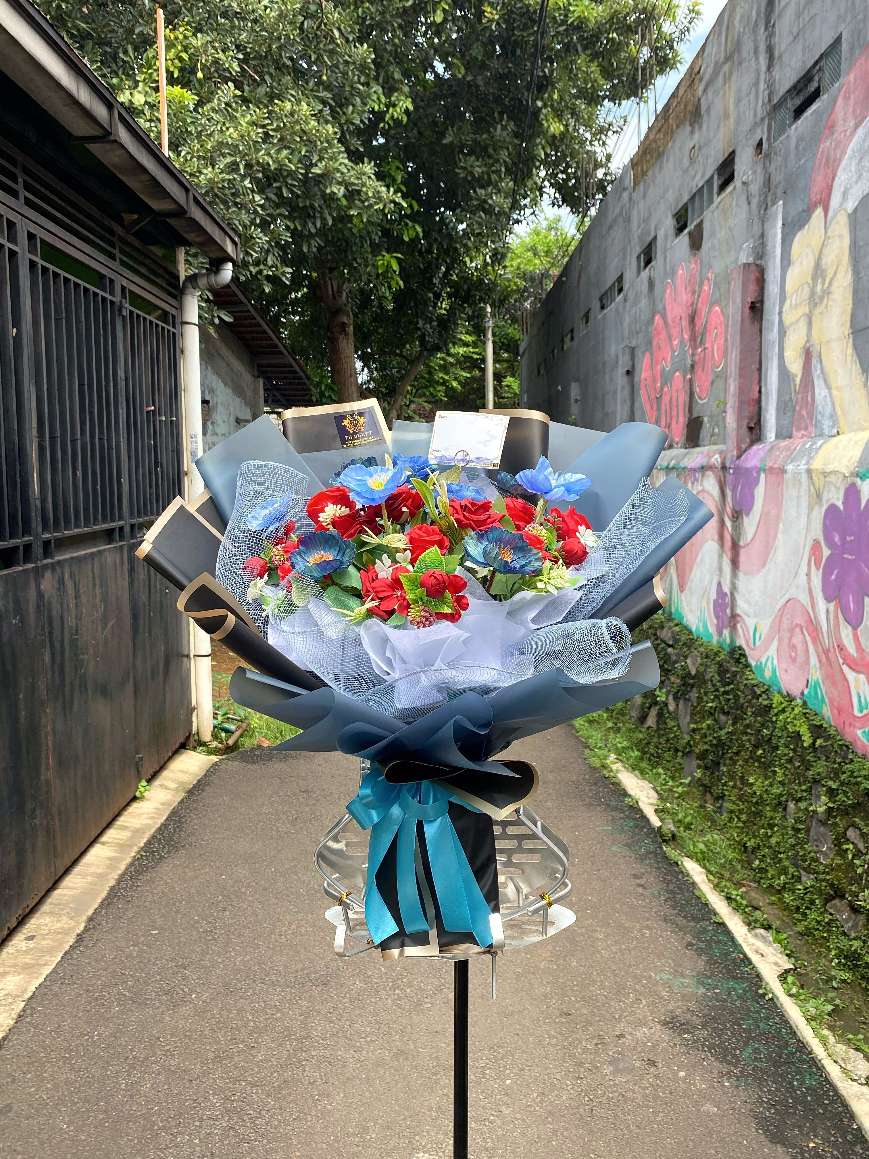 Colorful Mixed Roses Bouquet