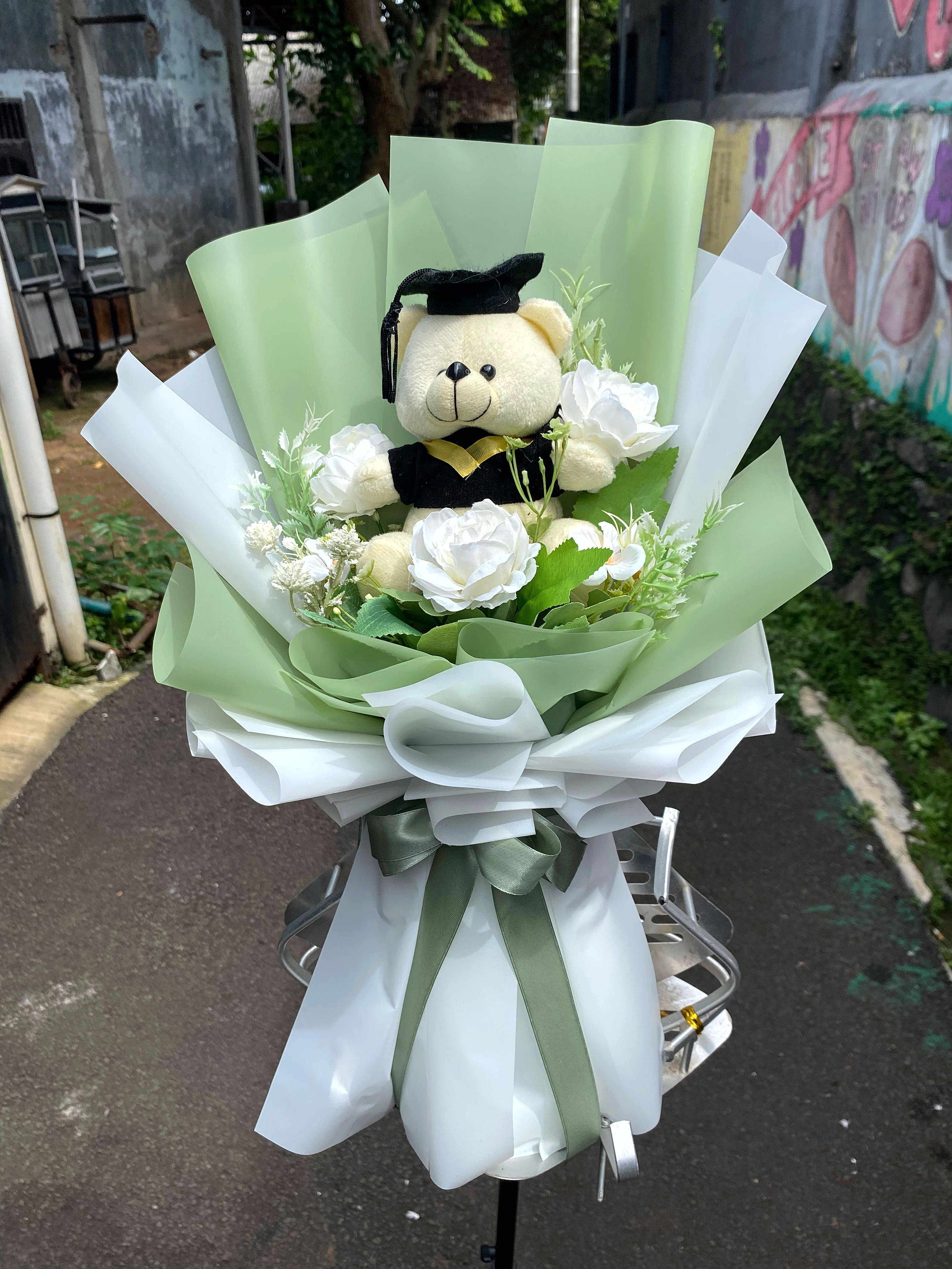 Buket Wisuda boneka beruang